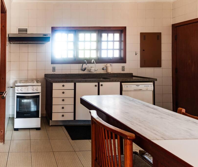 Apartamento Amplo Apartamento Familiar Em Vila Capivari E Wifi